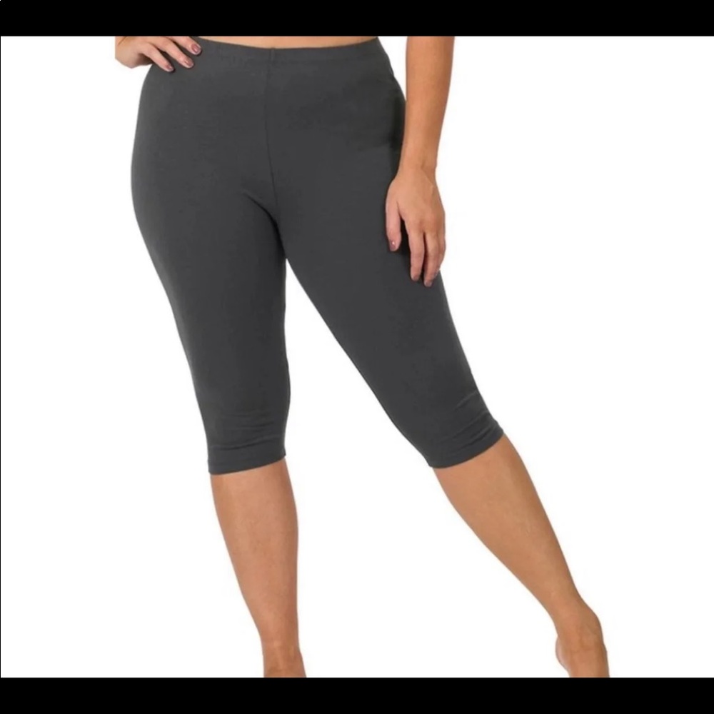 ZENANA
Premium Cotton Blend Classic Capris Length Leggings - Picture 3 of 3